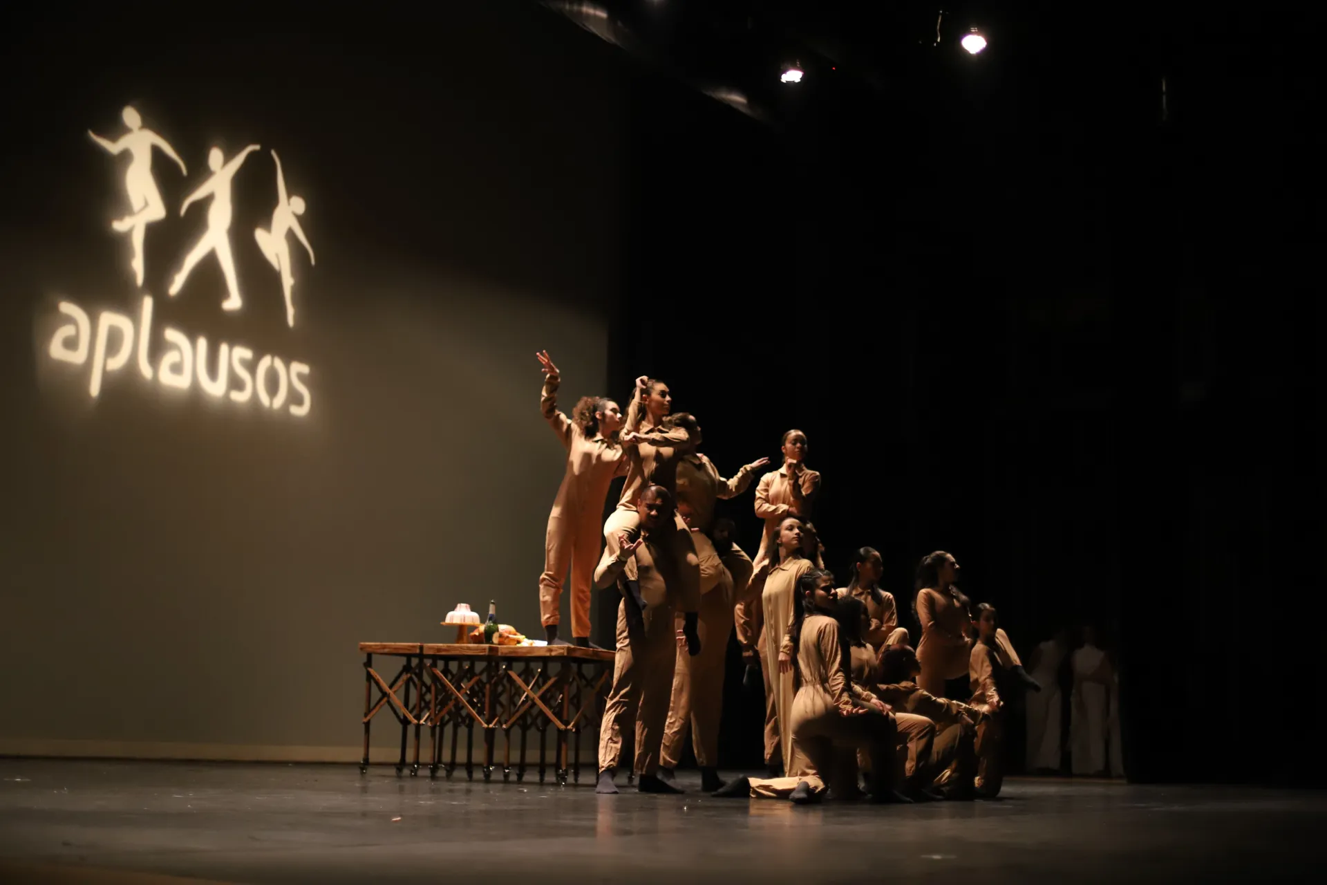 Os festivais de dança como espaços de formação artística: memória, experiência e aprendizagem